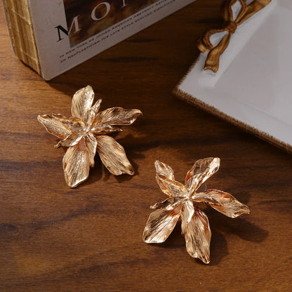 Vintage Charming Gold Flower Big Earrings earrings LUNARITY GARAGE   