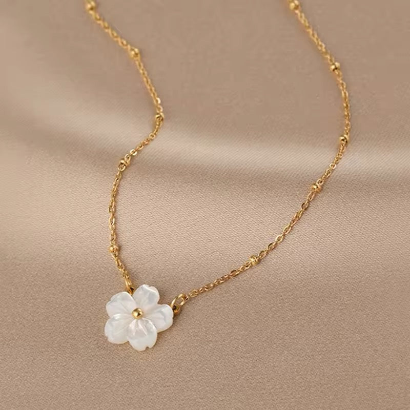 Minimalist White Shell Flower Necklace necklaces LUNARITY GARAGE