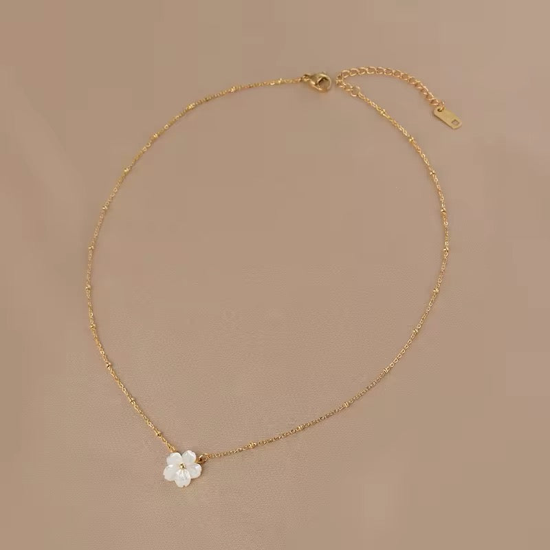 Minimalist White Shell Flower Necklace necklaces LUNARITY GARAGE