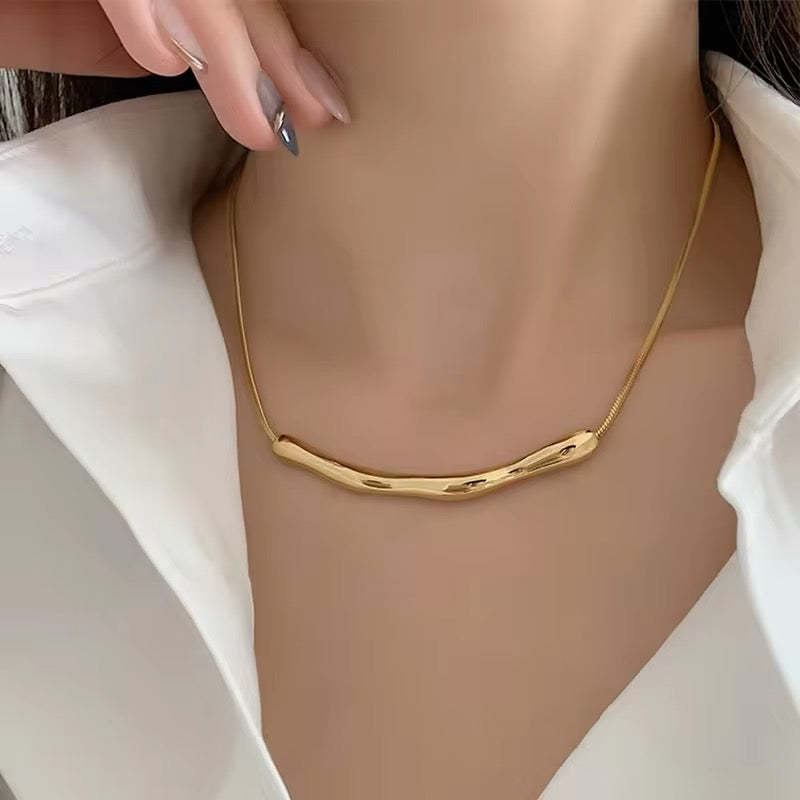 Minimalist Simple Design Elegant Collarbone Necklace necklaces LUNARITY GARAGE Gold  