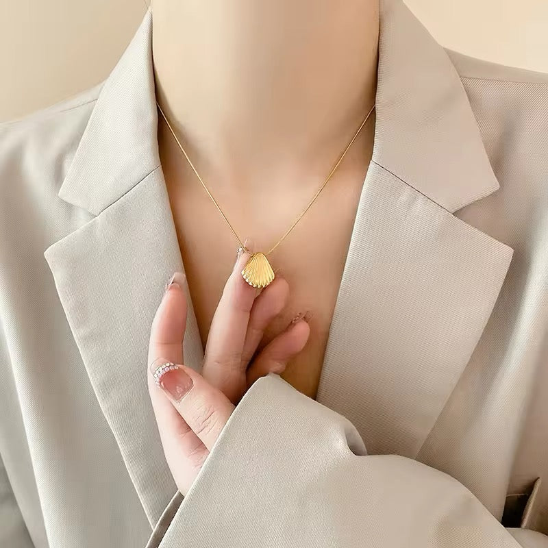 Summer Vibe Statement Metal Mini Shell Pendant Necklace necklaces LUNARITY GARAGE