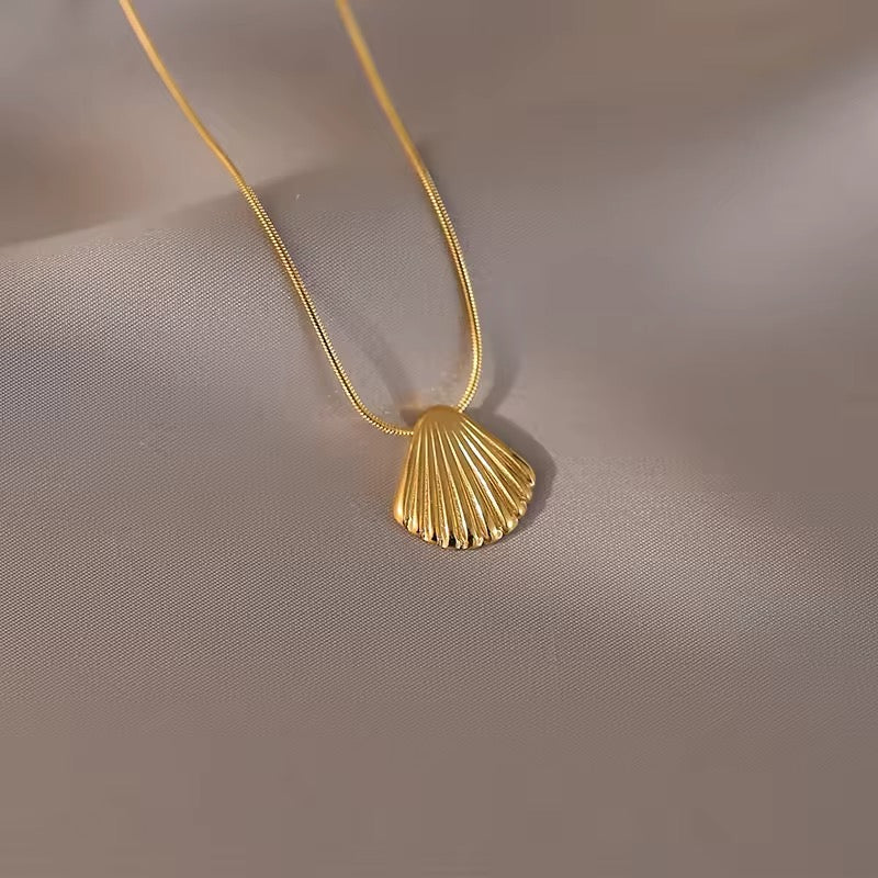 Summer Vibe Statement Metal Mini Shell Pendant Necklace necklaces LUNARITY GARAGE
