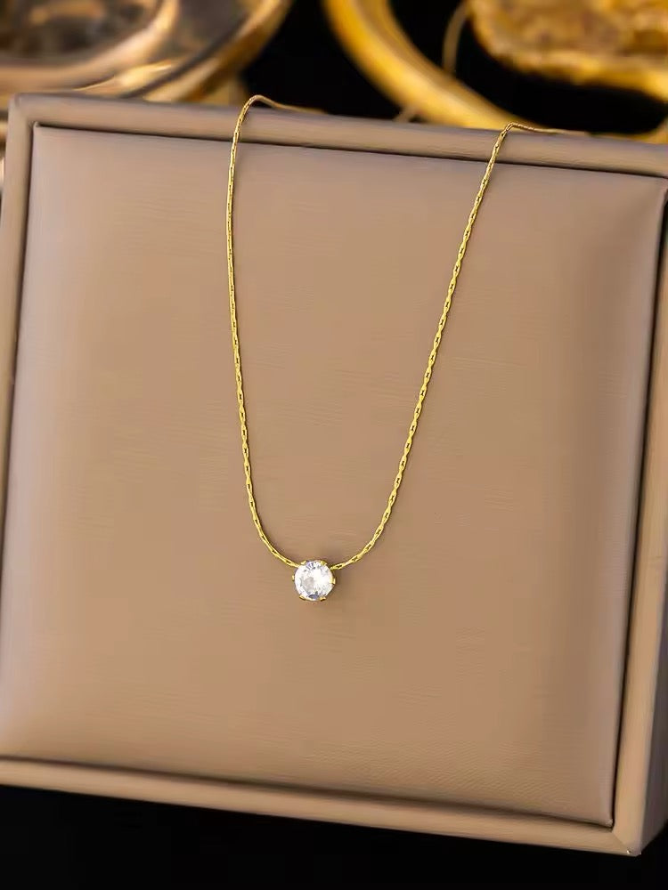 Minimalist Elegant Sparkling Zircon Clavicle Chain Necklace necklaces LUNARITY GARAGE Gold  