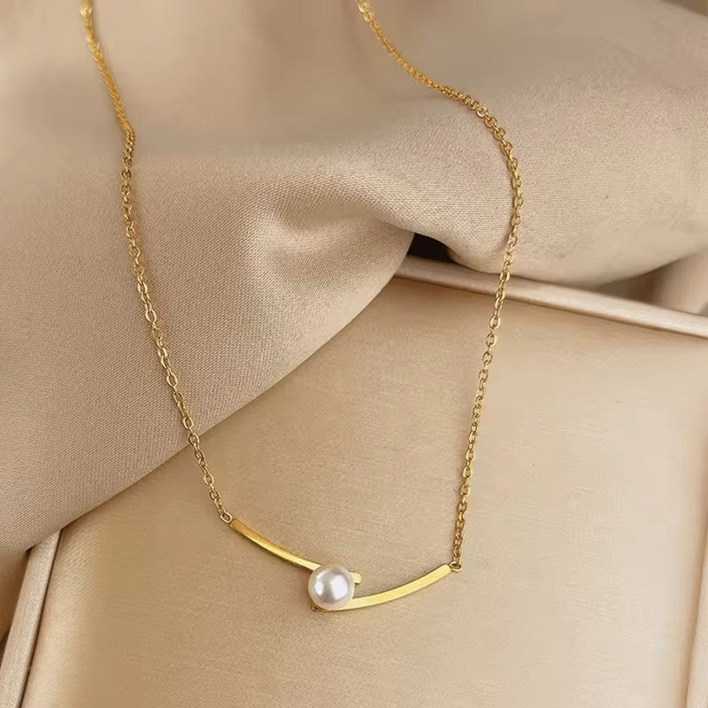 Elegant Minimalist One Pearl Temperament Collarbone Chain Necklace necklaces LUNARITY GARAGE   