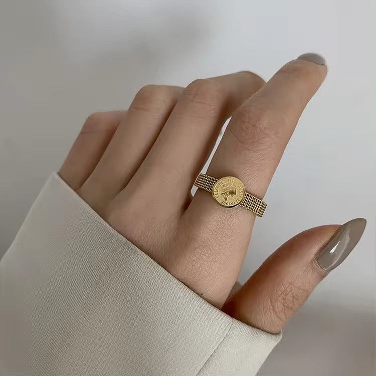 Vintage Creative Beauty Head Portrait Gold Ring ring LUNARITY GARAGE