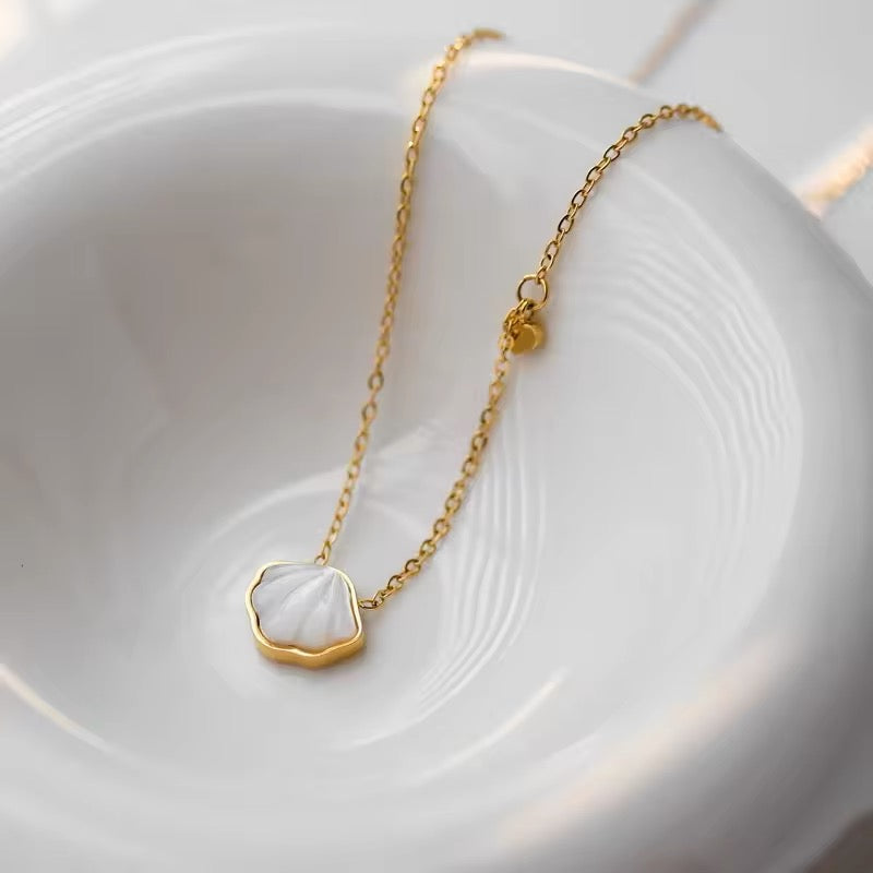 Elegant Shell Beauty Pendant Necklace necklaces LUNARITY GARAGE
