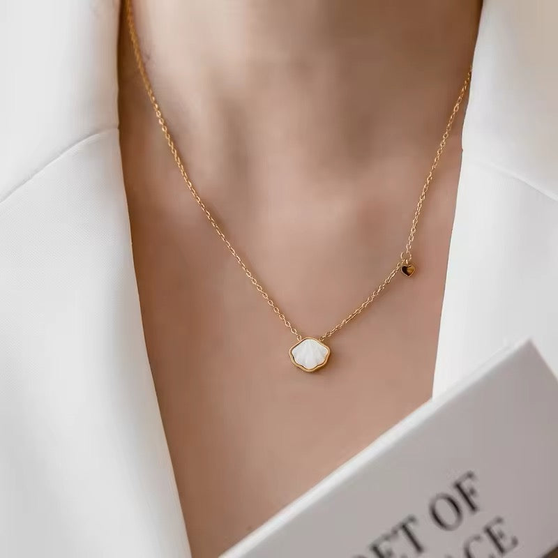 Elegant Shell Beauty Pendant Necklace necklaces LUNARITY GARAGE   