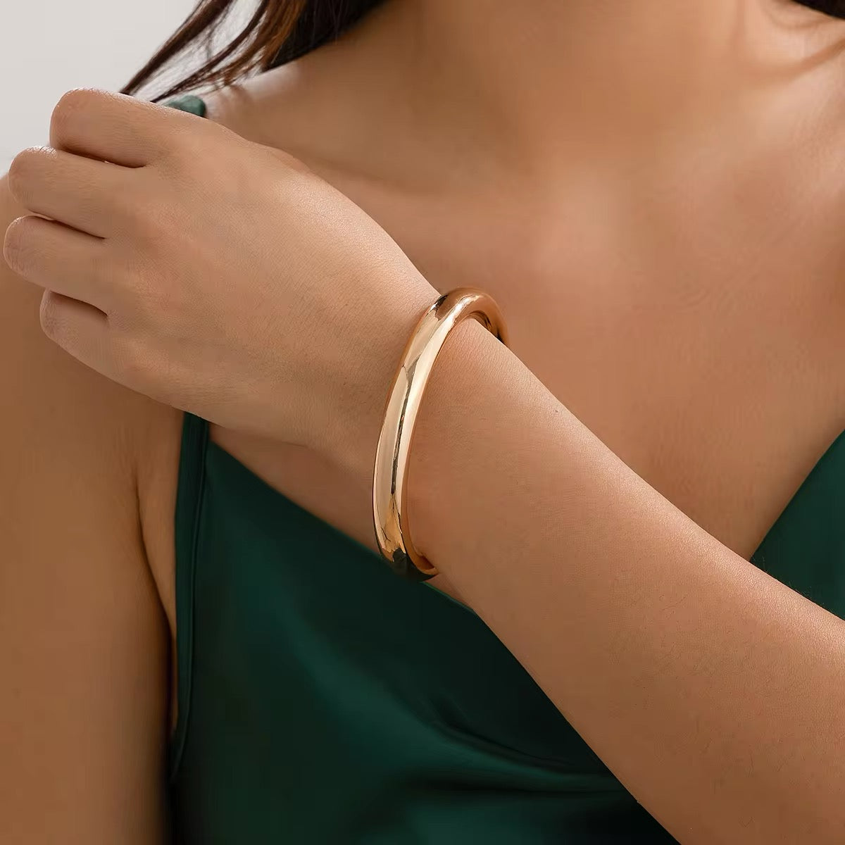 Minimalist Classic Round Bangles Bracelets bracelets LUNARITY GARAGE Gold