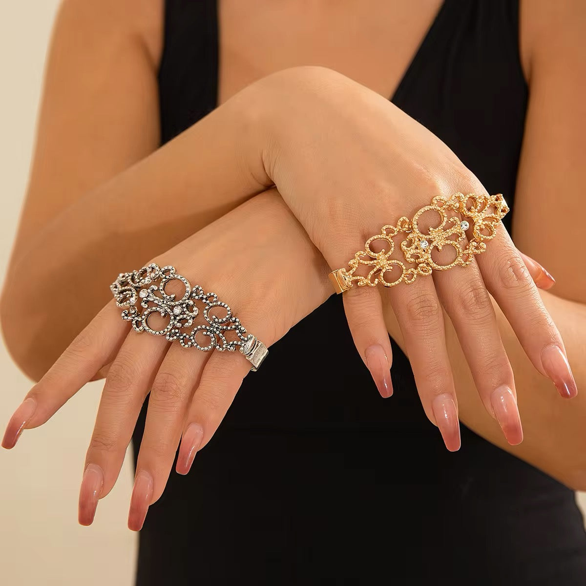 Creative Vintage Design Metal Hollow Out Flower Hand Accessories hand accessories LUNARITY GARAGE