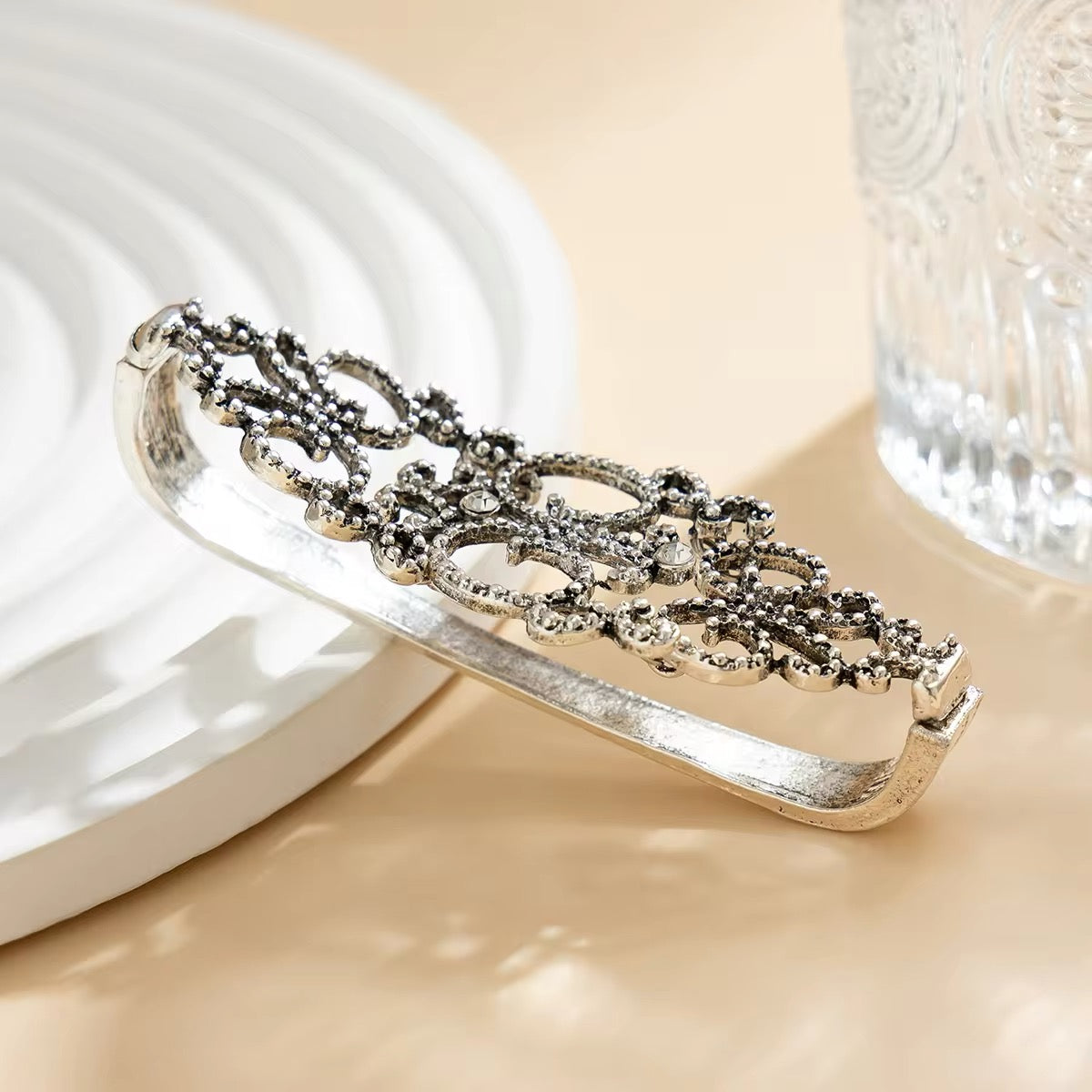 Creative Vintage Design Metal Hollow Out Flower Hand Accessories hand accessories LUNARITY GARAGE Silver