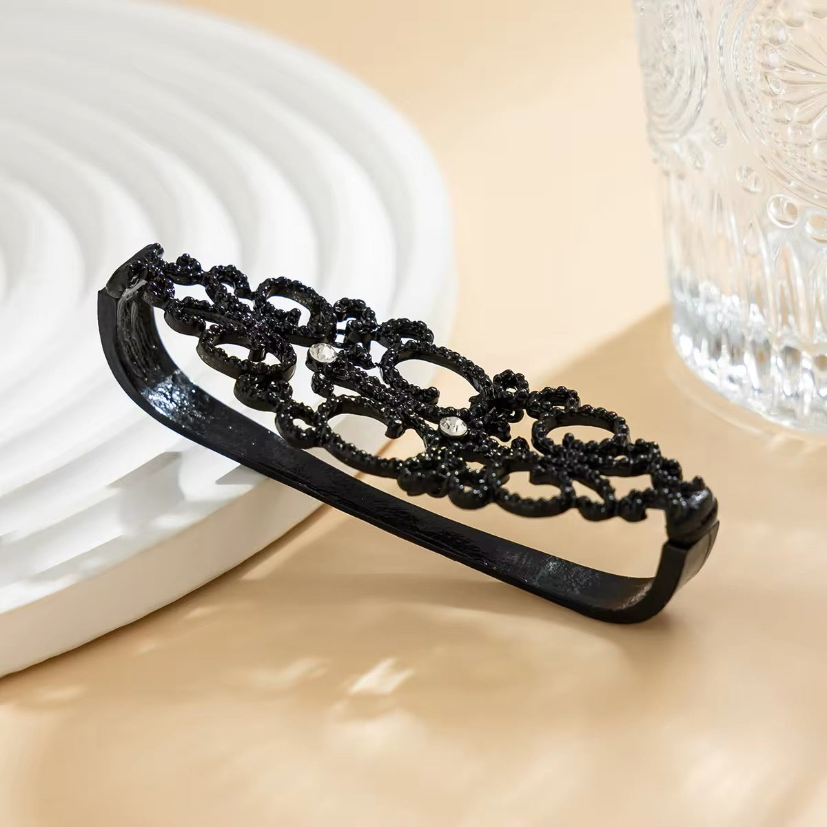 Creative Vintage Design Metal Hollow Out Flower Hand Accessories hand accessories LUNARITY GARAGE Black