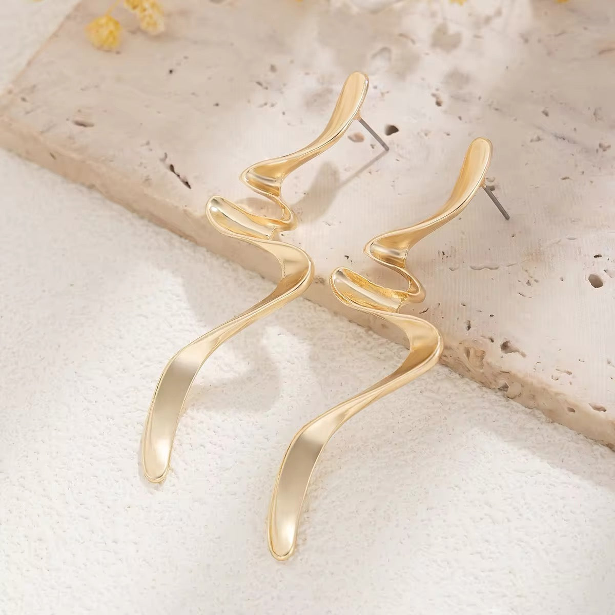 Creative Design Irregular Metal Twisted Drop Earrings earrings LUNARITY GARAGE Gold