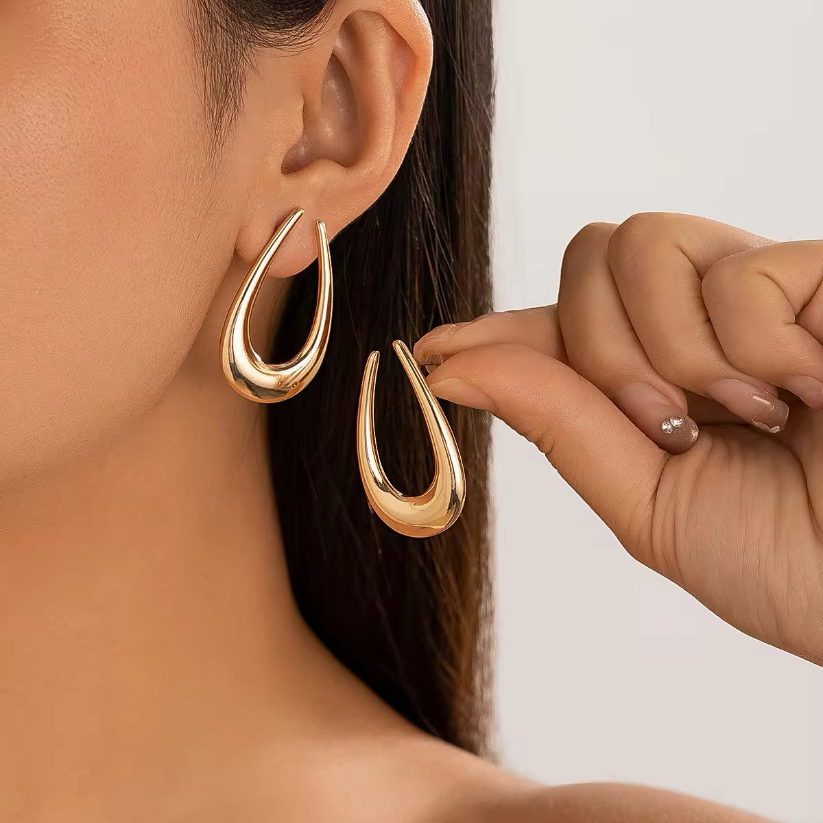 Smooth Glossy Metal U-Shaped Stud Earrings earrings LUNARITY GARAGE