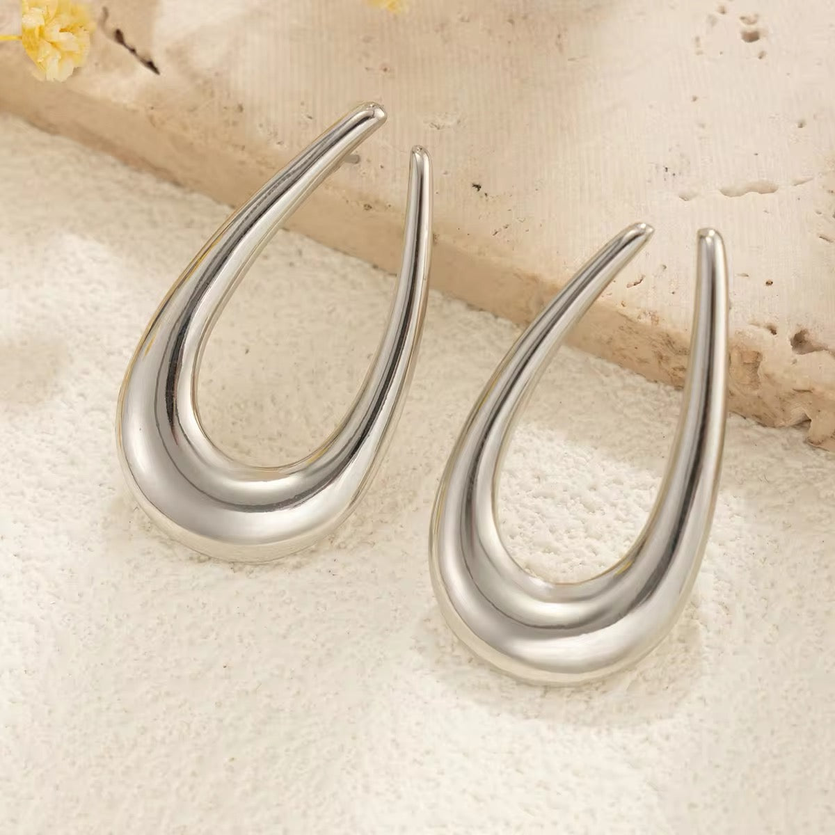Smooth Glossy Metal U-Shaped Stud Earrings earrings LUNARITY GARAGE Silver