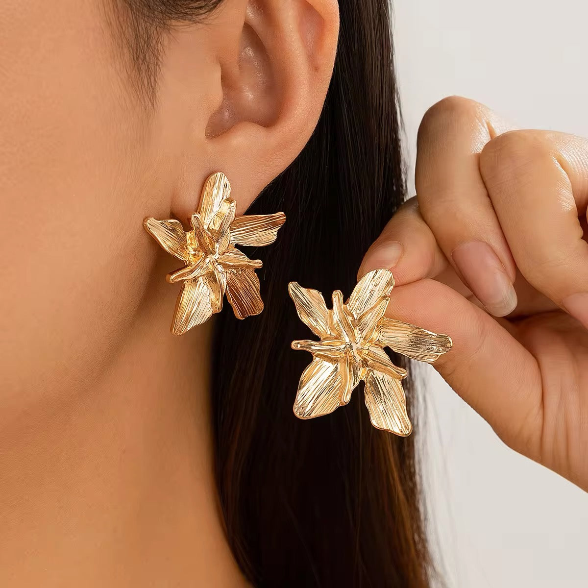 Floral Lady Metal Flower Stud Earrings earrings LUNARITY GARAGE