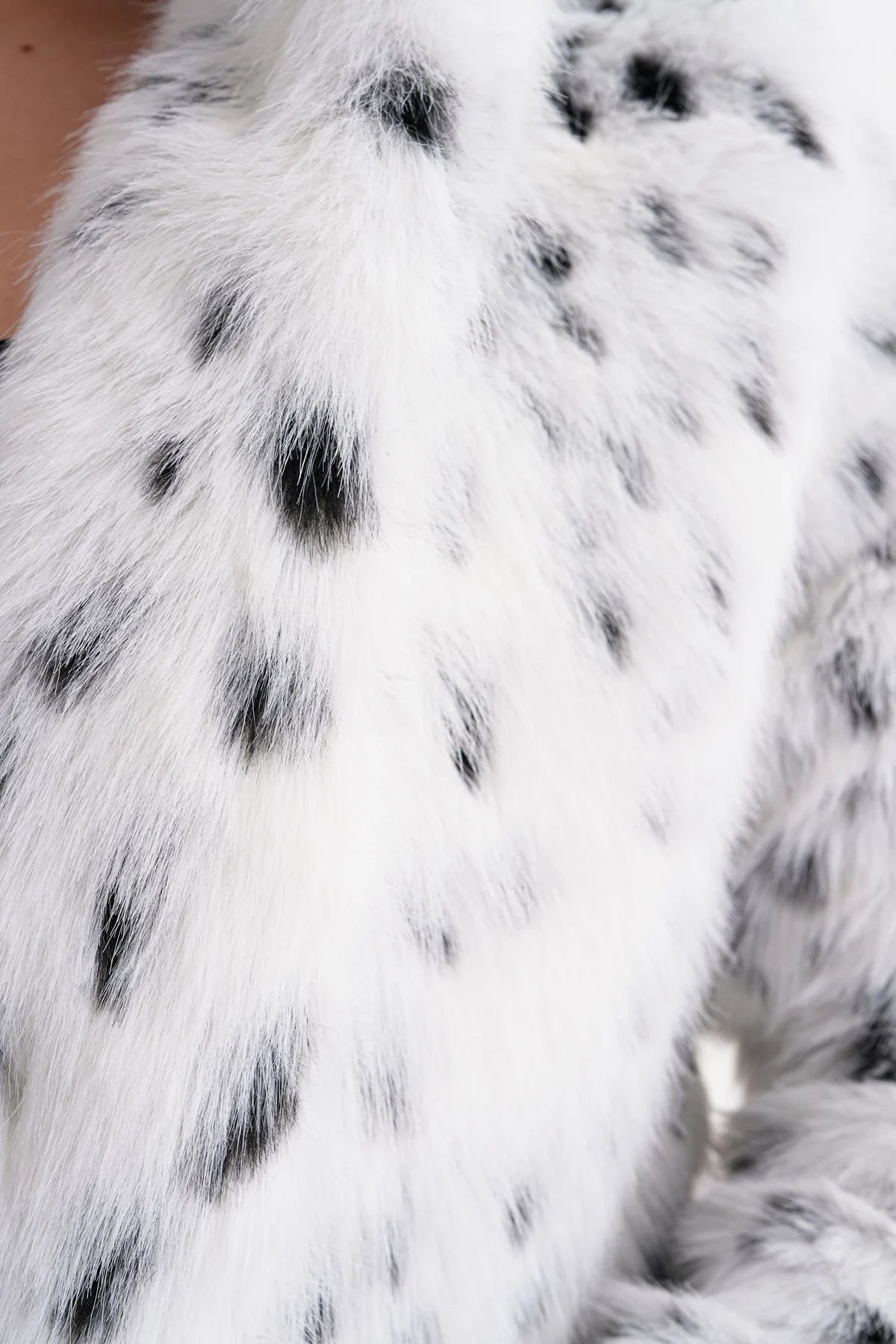 Leopard Hooded Faux Fur Coat – White faux fur LUNARITY GARAGE