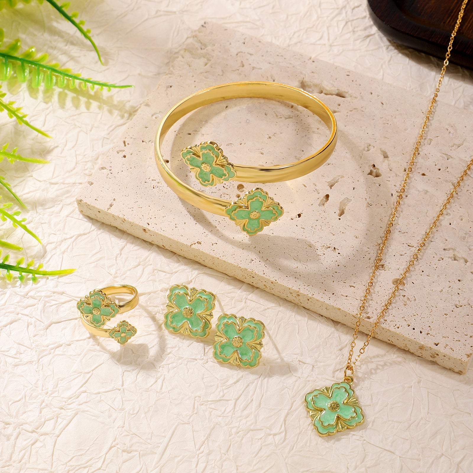 Lucky Clover Jewelry Set - Bracelet, Earrings, Ring & Necklace Jewelry Set LUNARITY GARAGE Green