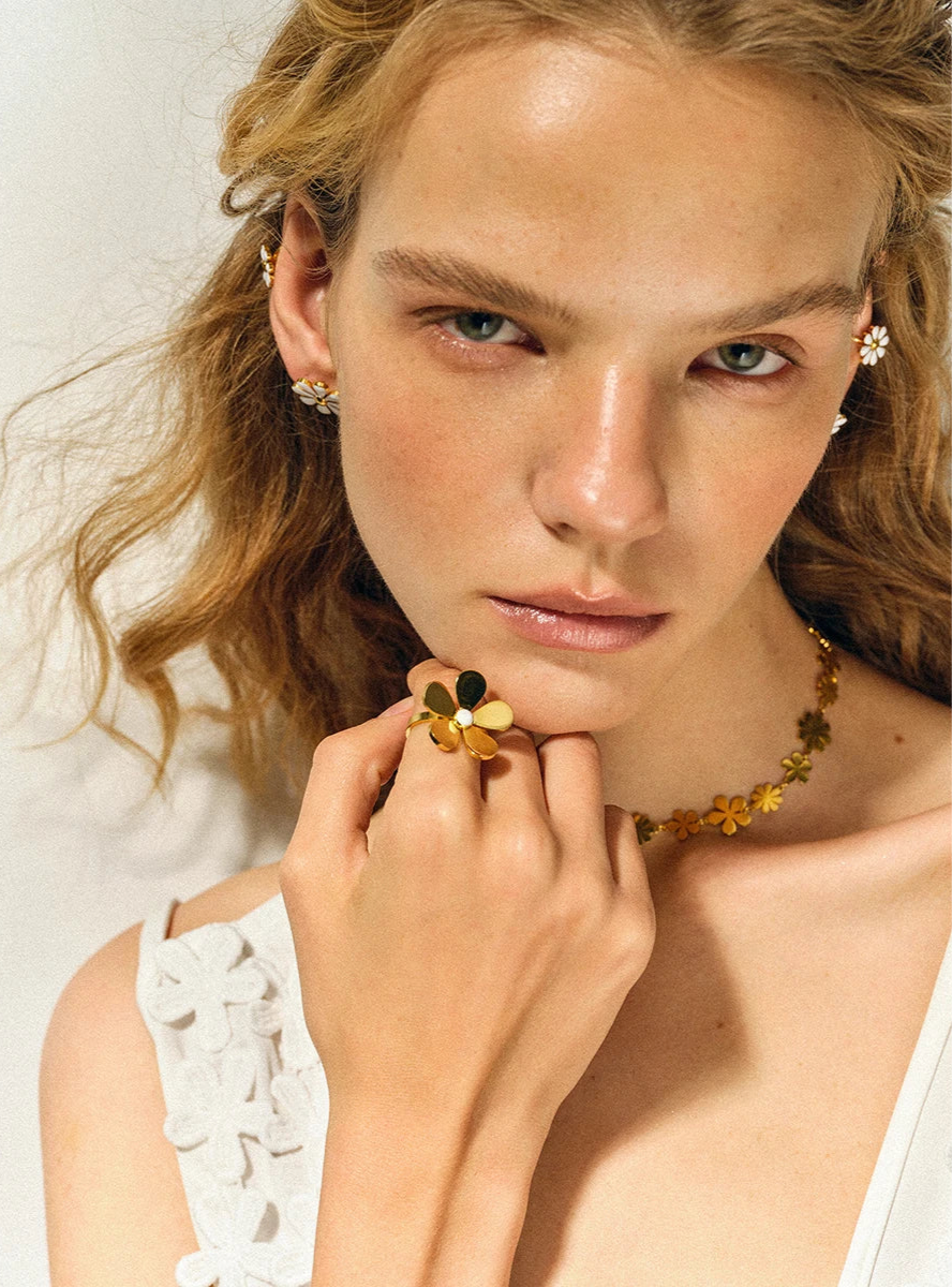 Minimalist Light Luxury White Oil Dripping Eight-Petal Flower Daisy Stud Earrings earrings LUNARITY GARAGE   