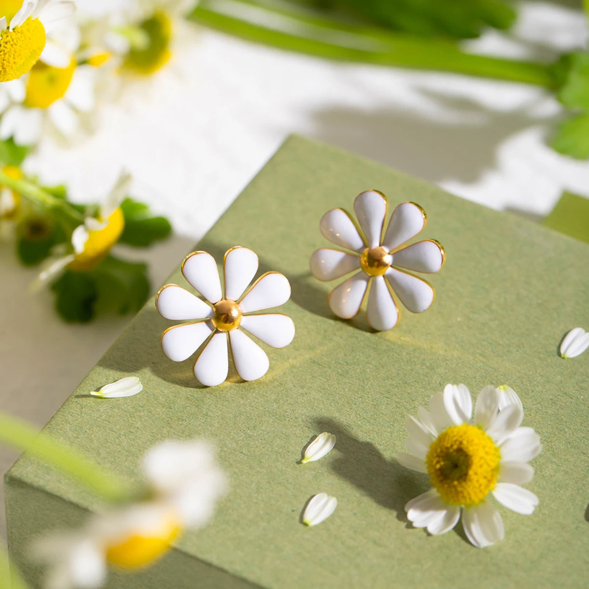 Minimalist Light Luxury White Oil Dripping Eight-Petal Flower Daisy Stud Earrings earrings LUNARITY GARAGE