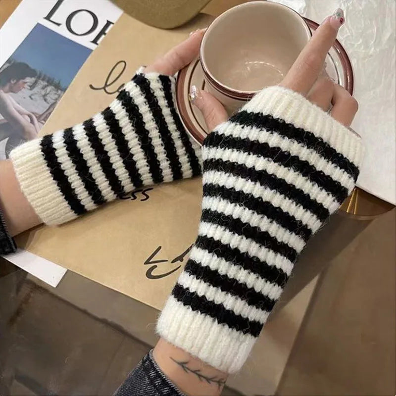 Striped Knitted Fingerless Gloves – Japanese Harajuku JK Style, Y2K Winter Cuff Gloves & Mittens Gloves LUNARITY GARAGE white