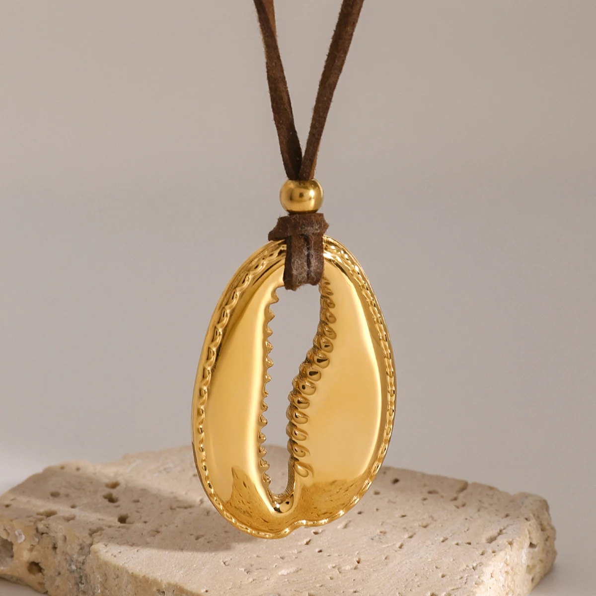 Scallop Elegance Stainless Steel Pendant Necklace necklaces LUNARITY GARAGE