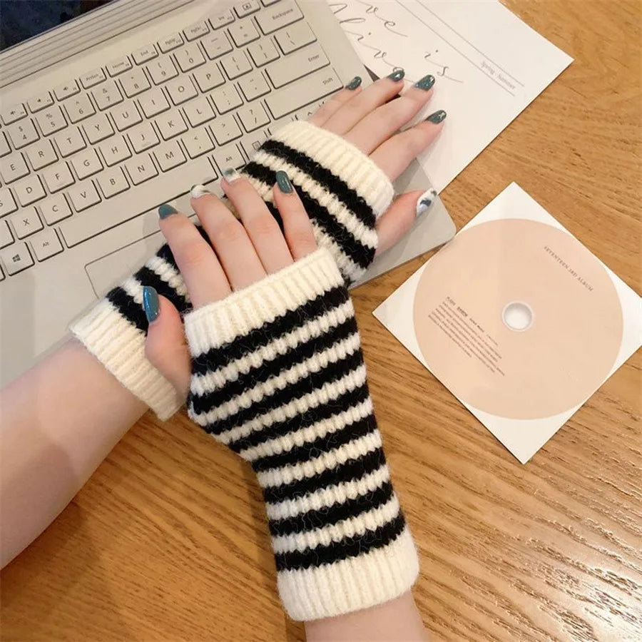 Striped Knitted Fingerless Gloves – Japanese Harajuku JK Style, Y2K Winter Cuff Gloves & Mittens Gloves LUNARITY GARAGE