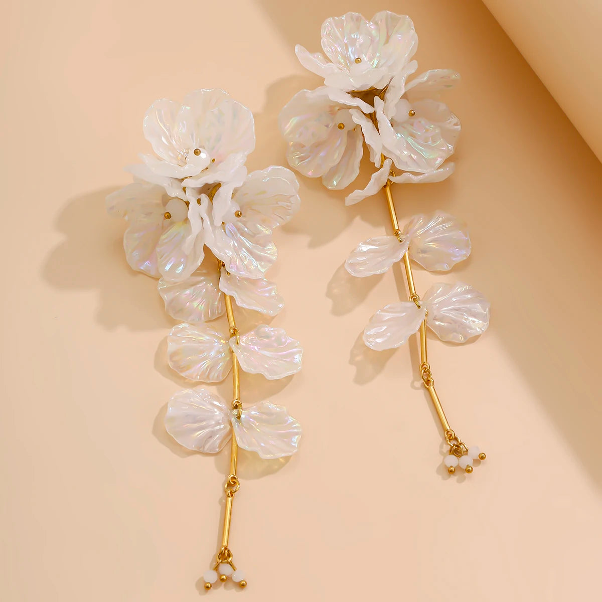 Elegant White Petal Flower Drop Earrings – Kpop Aesthetic Bridal Jewelry for Women Earrings Lunarity Garage