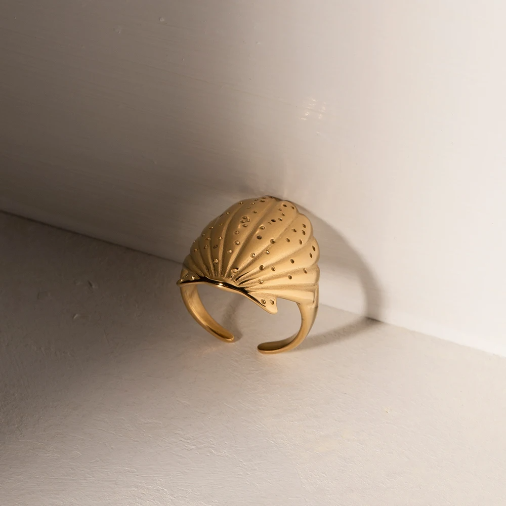 Shell Texture Chunky Gold Ring ring LUNARITY GARAGE   