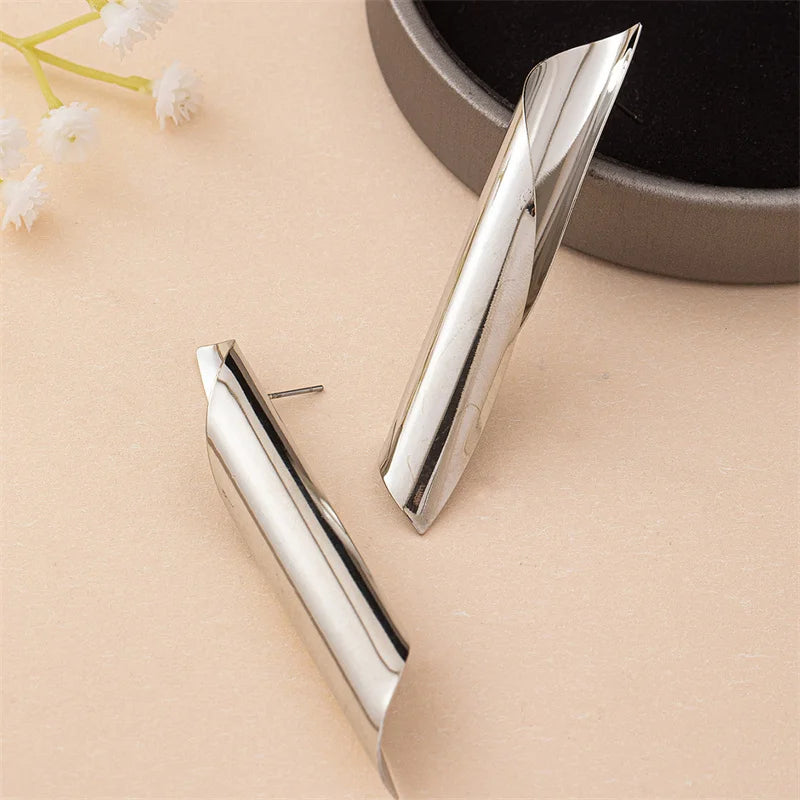 Irregular Spiral Twist Metal Geometric Stud Earrings Earrings Lunarity Garage Silver