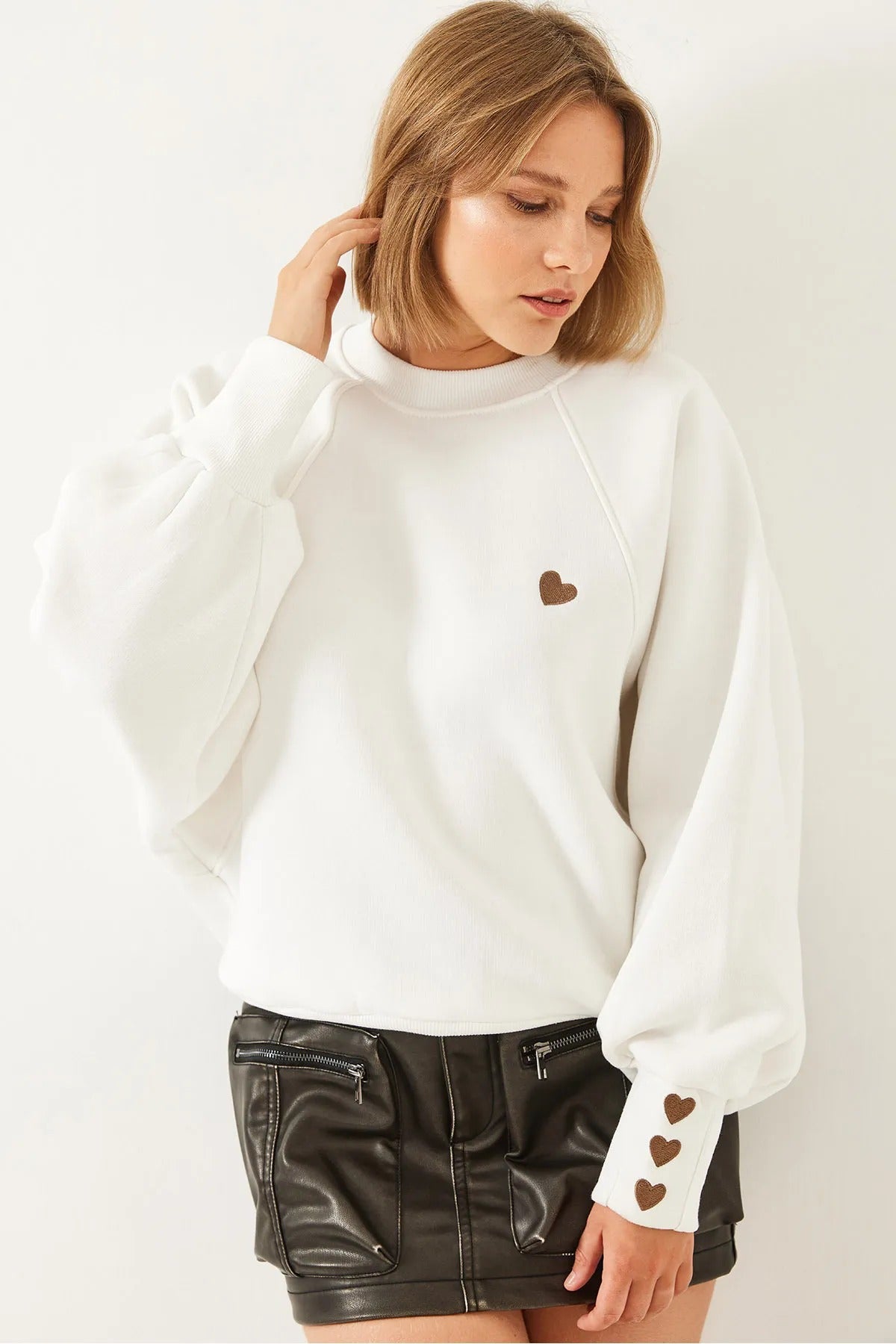 Women's Crew Neck Heart Embroidered Three-Ply Brushed Sweatshirt sweatshirt LUNARITY GARAGE Small White